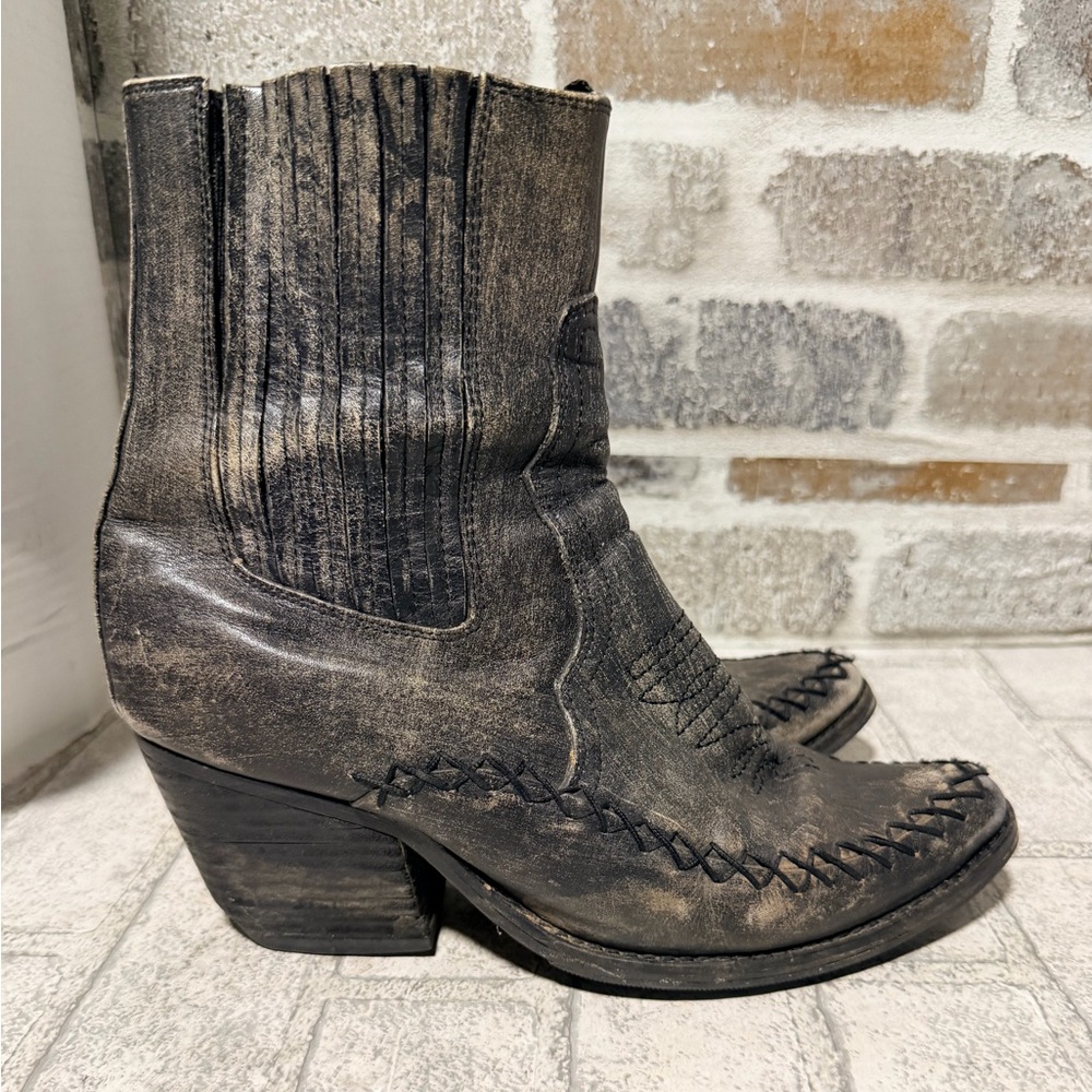 Jeffrey Campbell leather distressed ankle boots Sz 9